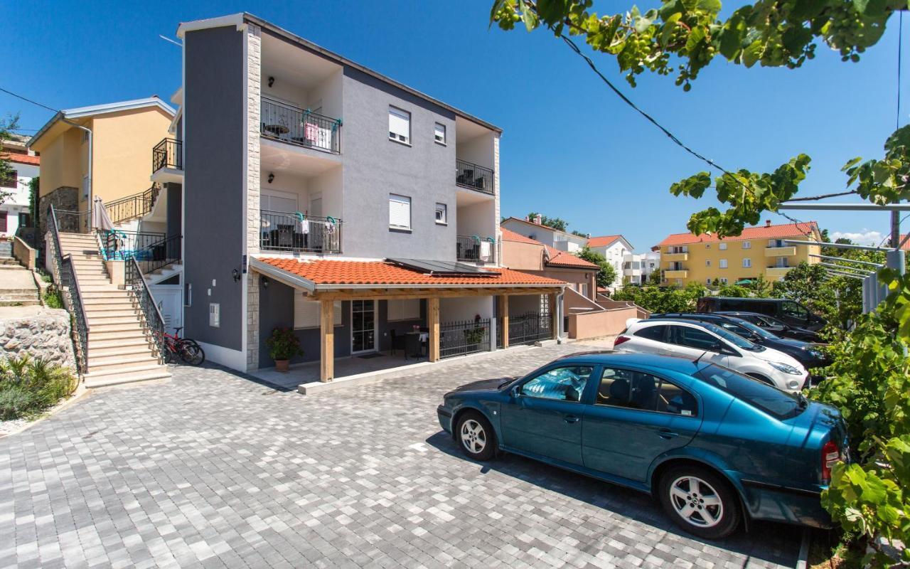 Apartments With A Parking Space Baska, Krk - 18808 المظهر الخارجي الصورة