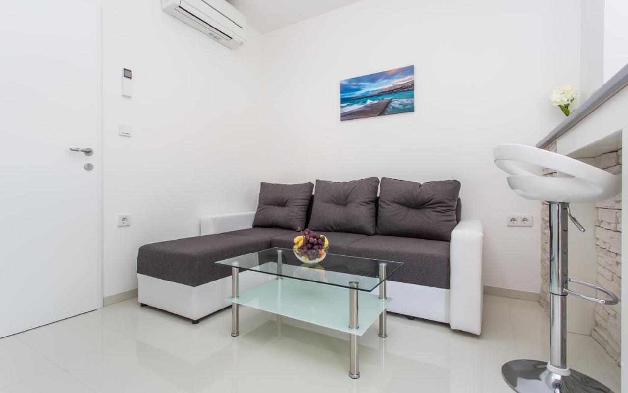 Apartments With A Parking Space Baska, Krk - 18808 المظهر الخارجي الصورة