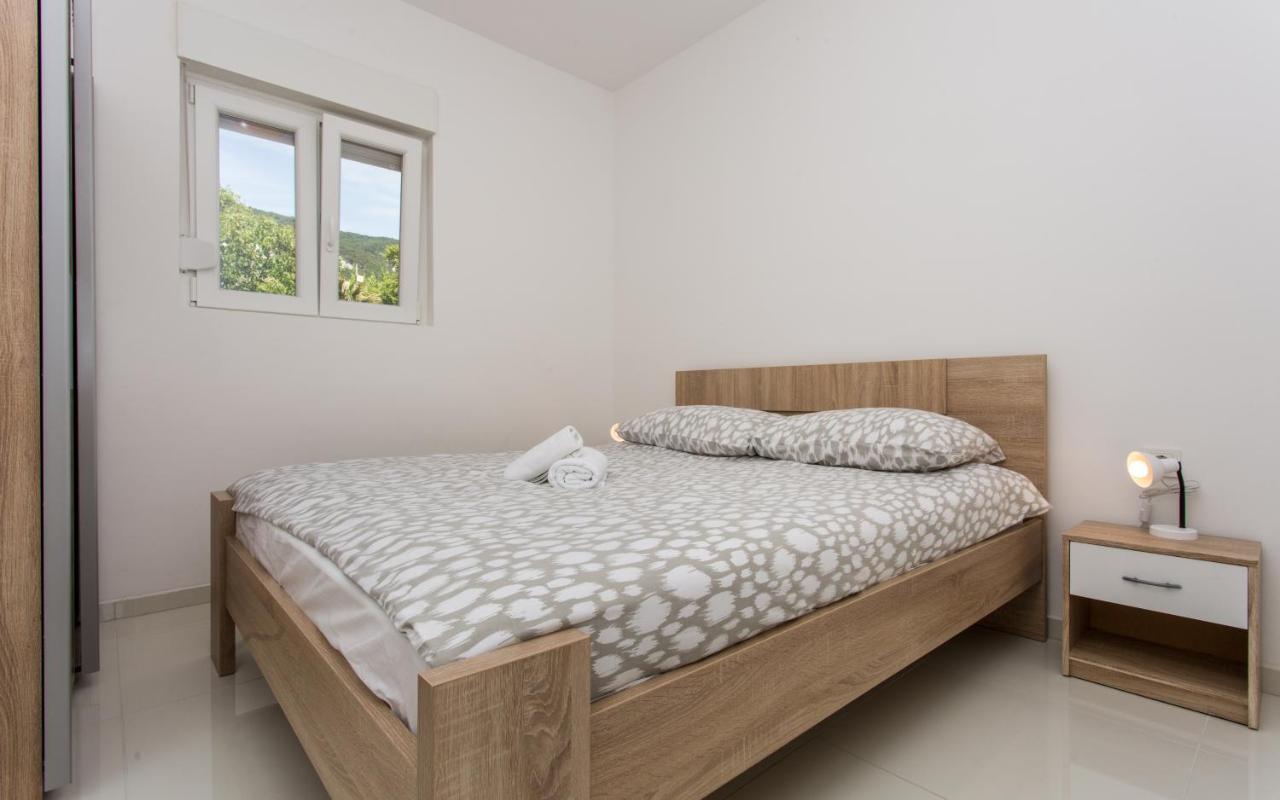 Apartments With A Parking Space Baska, Krk - 18808 المظهر الخارجي الصورة