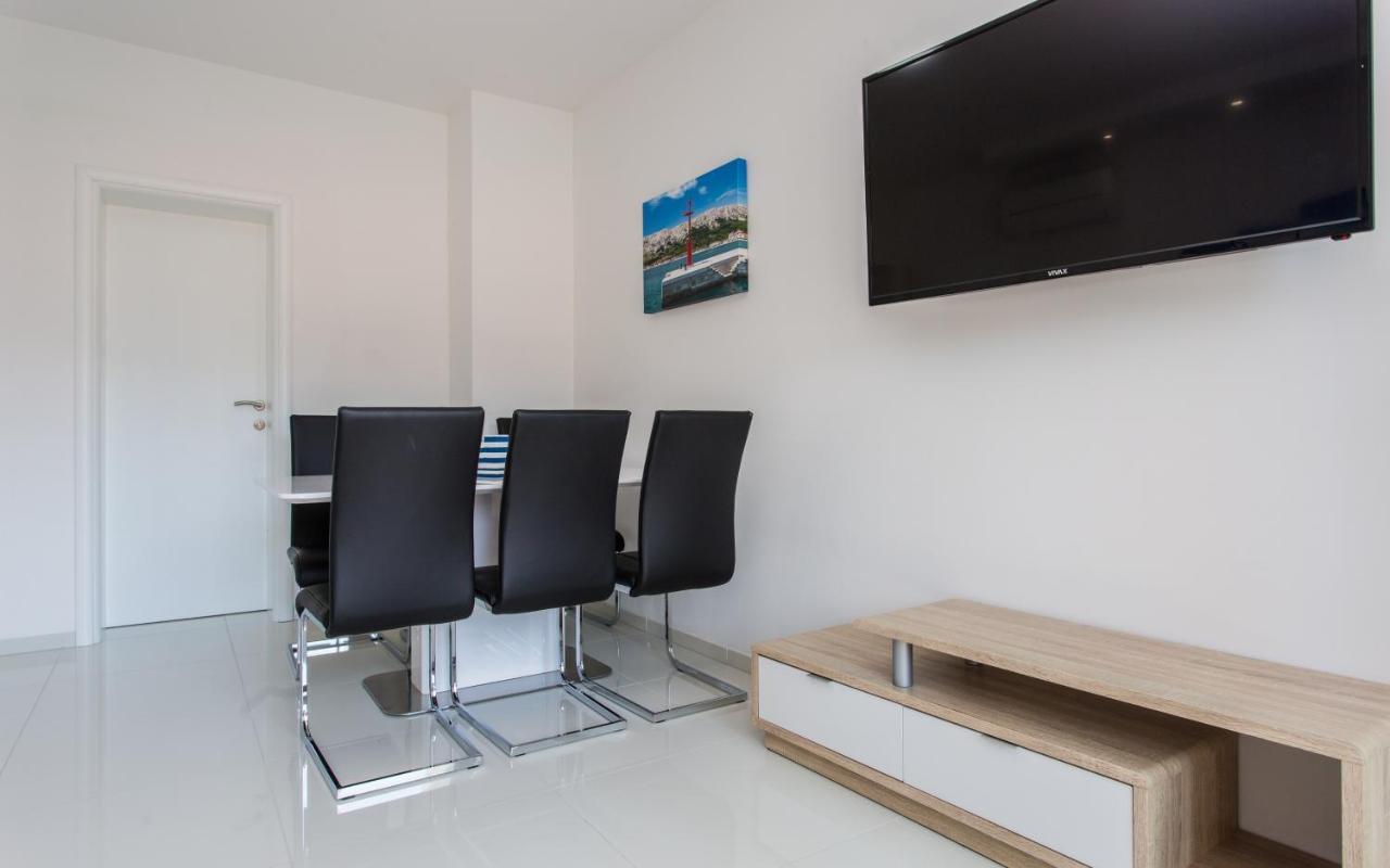 Apartments With A Parking Space Baska, Krk - 18808 المظهر الخارجي الصورة