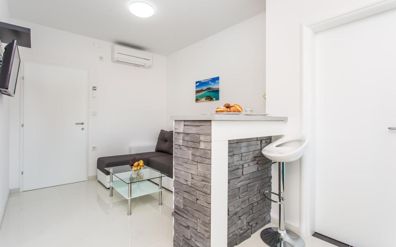 Apartments With A Parking Space Baska, Krk - 18808 المظهر الخارجي الصورة