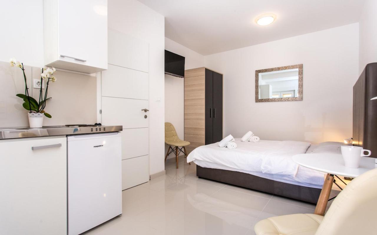 Apartments With A Parking Space Baska, Krk - 18808 المظهر الخارجي الصورة