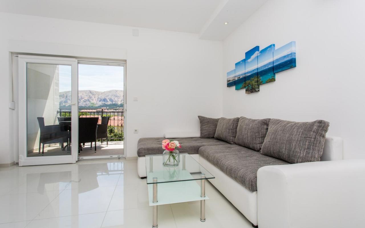 Apartments With A Parking Space Baska, Krk - 18808 المظهر الخارجي الصورة